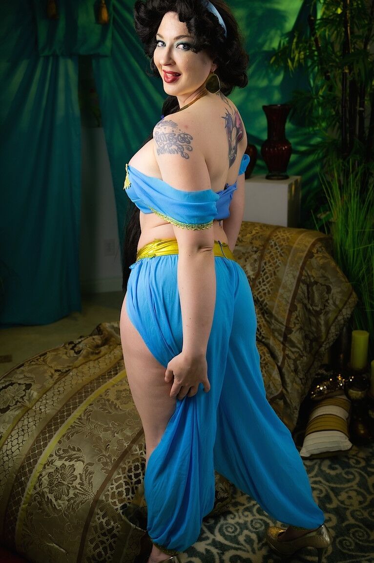 21P Estrela Pornô Platina Leya Falcon