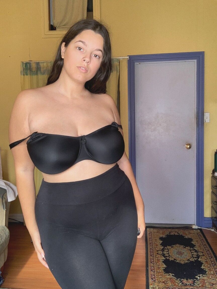 15P Chubby blonde babe Jordyn khaled shows her huge boobs and poses in nylons