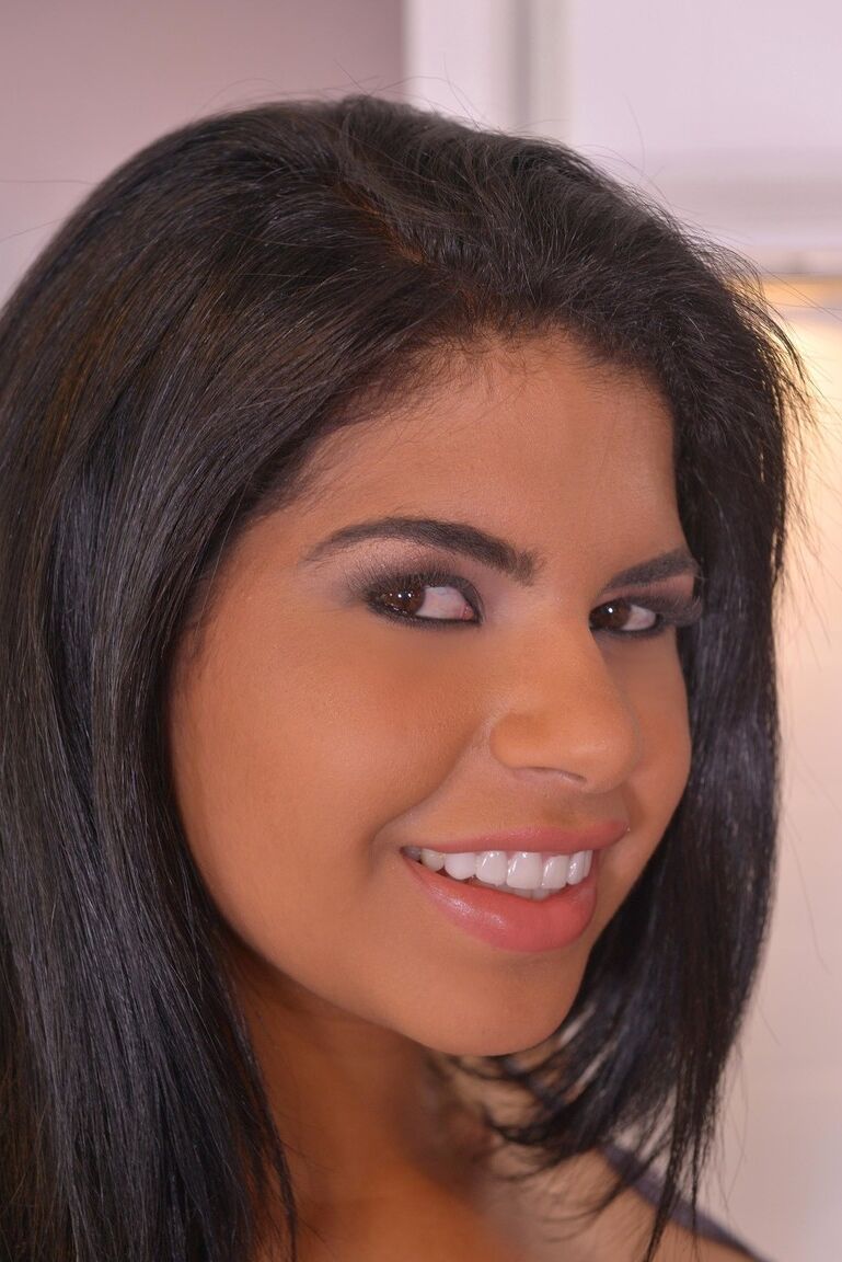 21P DDF Plantureuse Kesha Ortega, Sheila Ortega