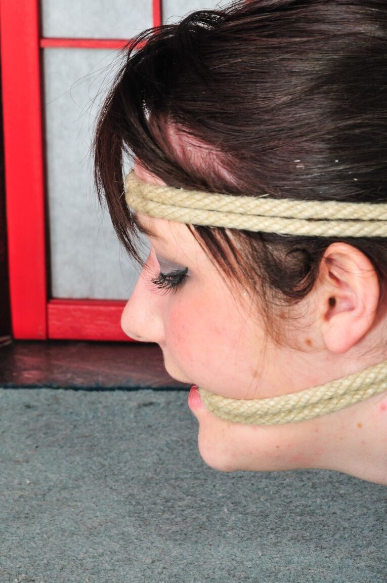 21P Bondagettes Casey S