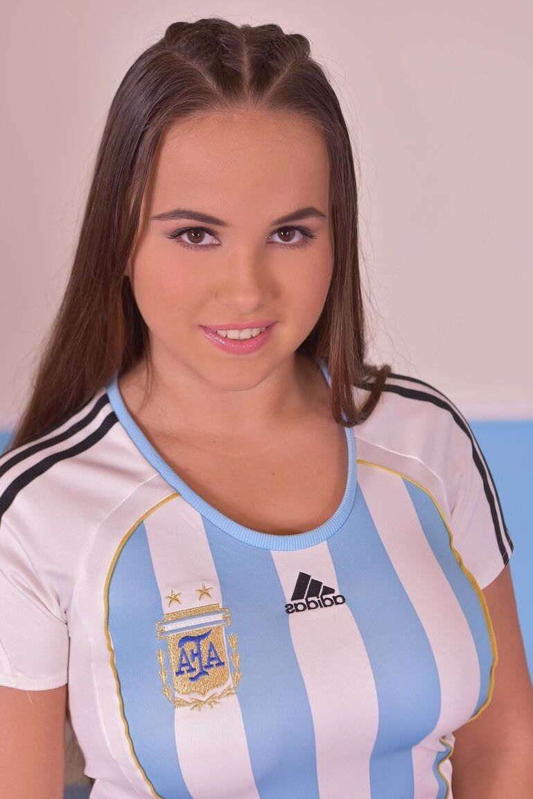 21P Mundo Porno Olivia Niza