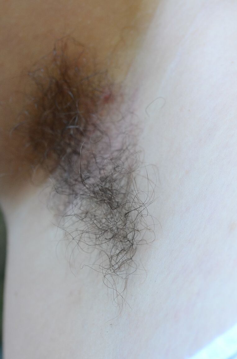 21P Fat American Magnolia plays with her huge tits & hairy pussy on a floaty
