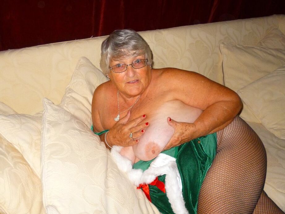 20P Fat UK nan Grandma Libby gets completely naked before masturbating with a toy