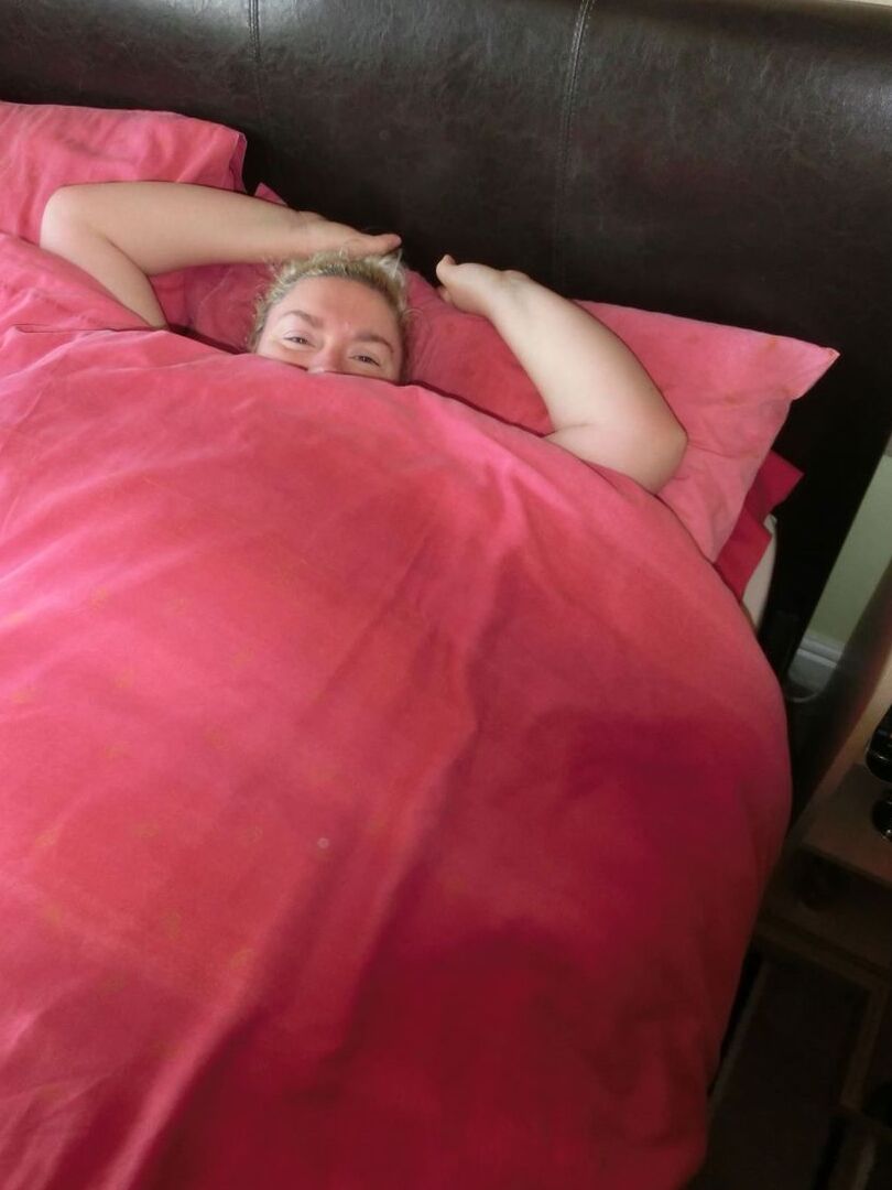 16P Amateur BBW Barby wakes up and gets naked before taking a shower