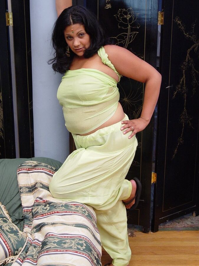 21P Platinum Indian Chubby Indian model strips