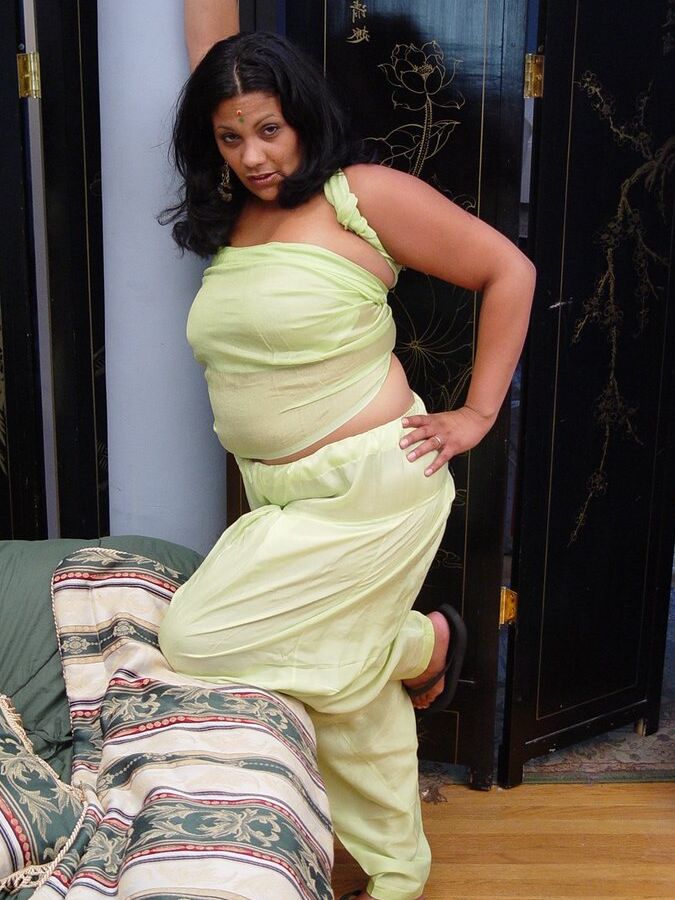 21P Platinum Indian Chubby Indian model strips
