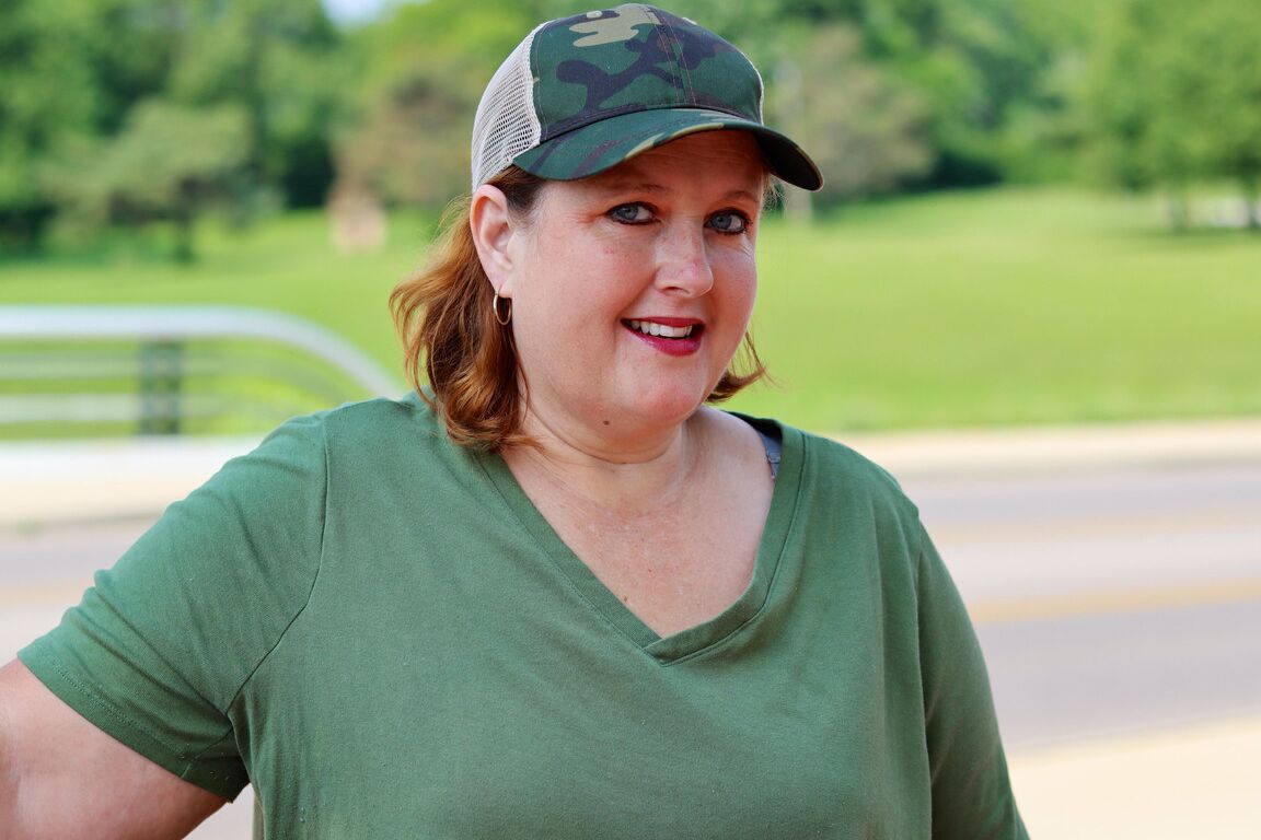 12P Obese amateur Goddess Pear models for a SFW shoot on an artillery gun in camo