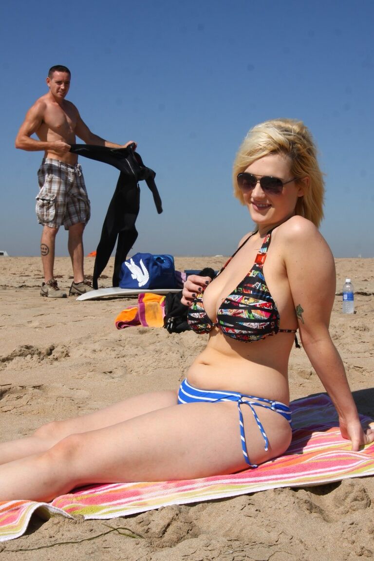 16P Chubby blonde sunbather Siri flaunts her big tits in a bikini on the beach