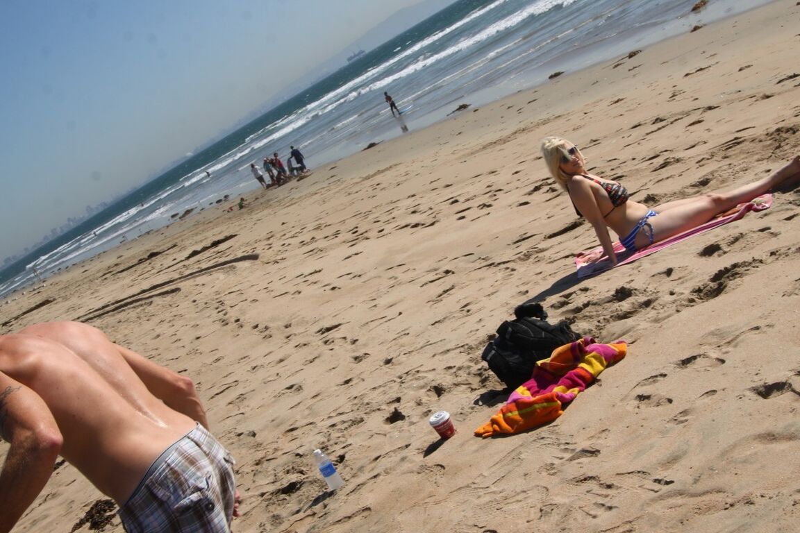 16P Chubby blonde sunbather Siri flaunts her big tits in a bikini on the beach