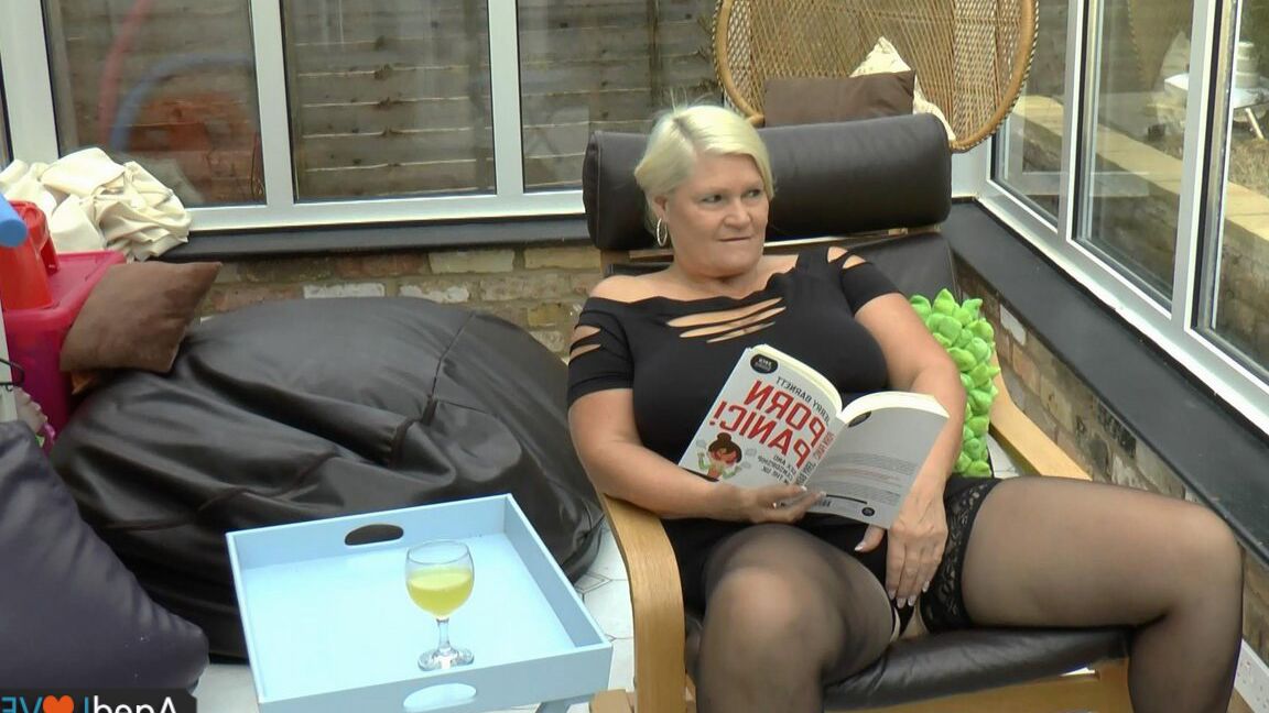 16P Blonde mollige Oma wird hart gefickt, Bildersammlung