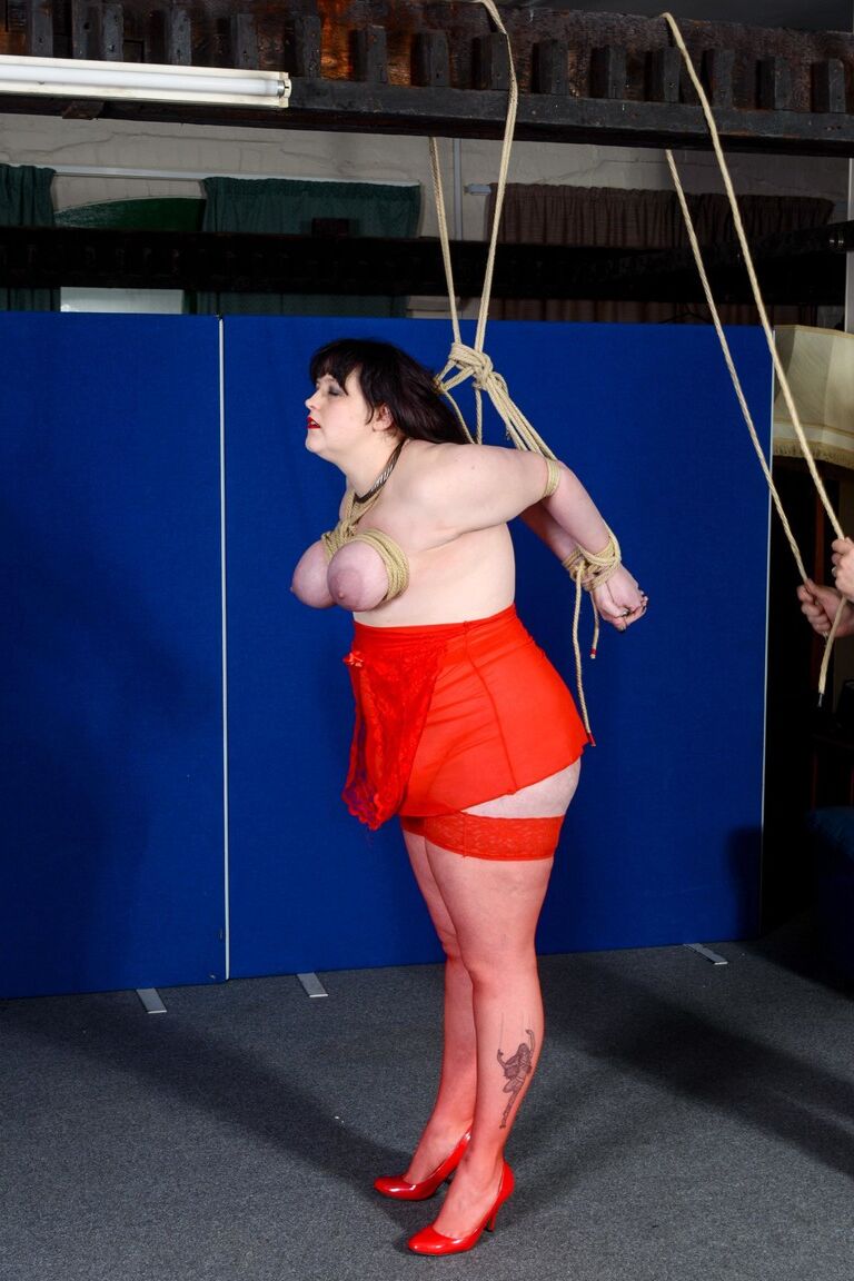 21P Bondagettes Esclava Emma