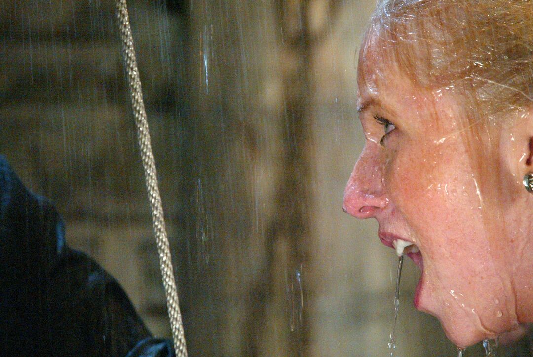 21P Wasser-Bondage Angelene Black, Sir C