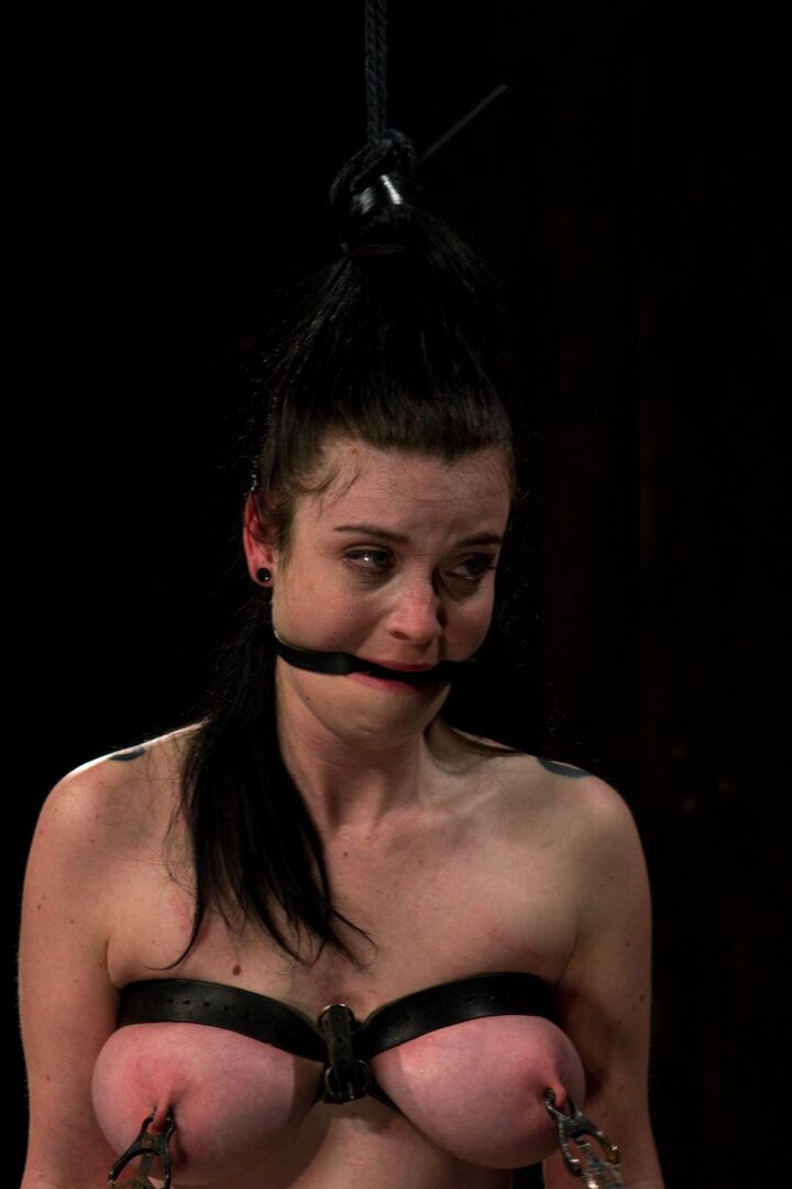 21P Device Bondage Sybil Hawthorne