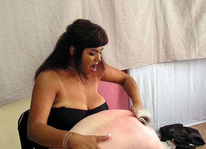 15P Les femmes qui punissent traitées comme un chien
