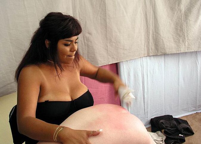 15P Les femmes qui punissent traitées comme un chien