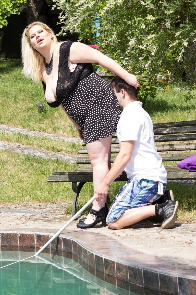 15P Obese blonde woman sits on the pool boy's face after seducing him