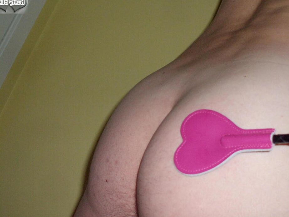 20P Die ältere Frau Busty Bliss nimmt während der POV-Action einen Schwanz in den Mund