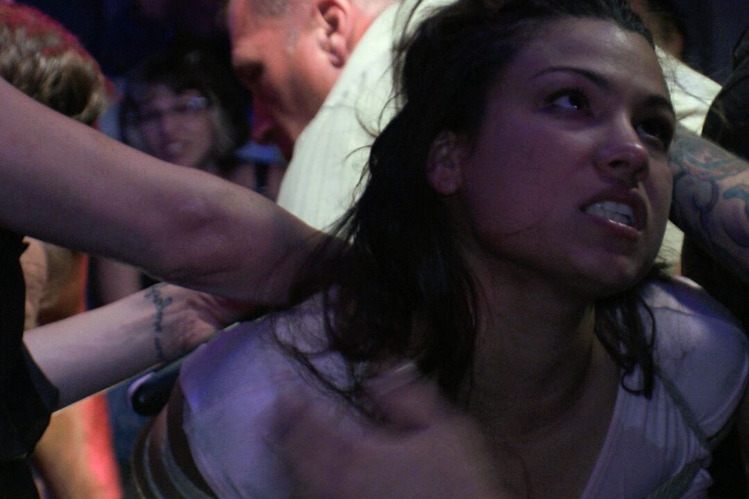 21P Disgrâce publique Dana Vixen, Tommy Pistol