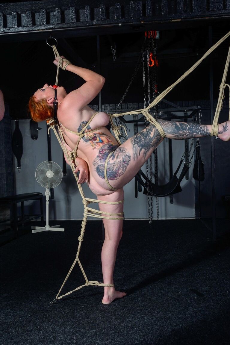 21P Bondagettes Chloé Davies