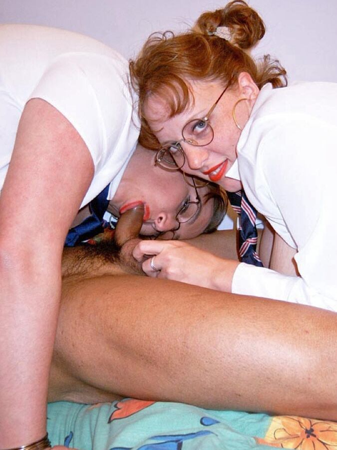 20P British amateur Curvy Claire and her school friend partake in a threesome