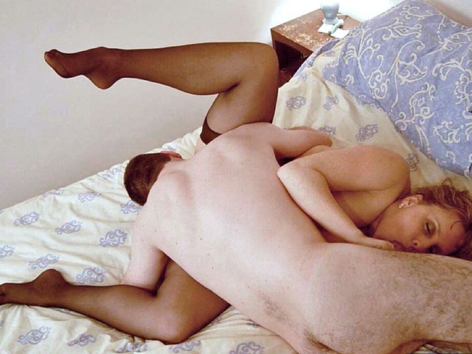20P La gorda amateur británica Curvy Claire concluye relaciones sexuales con semen en la cara