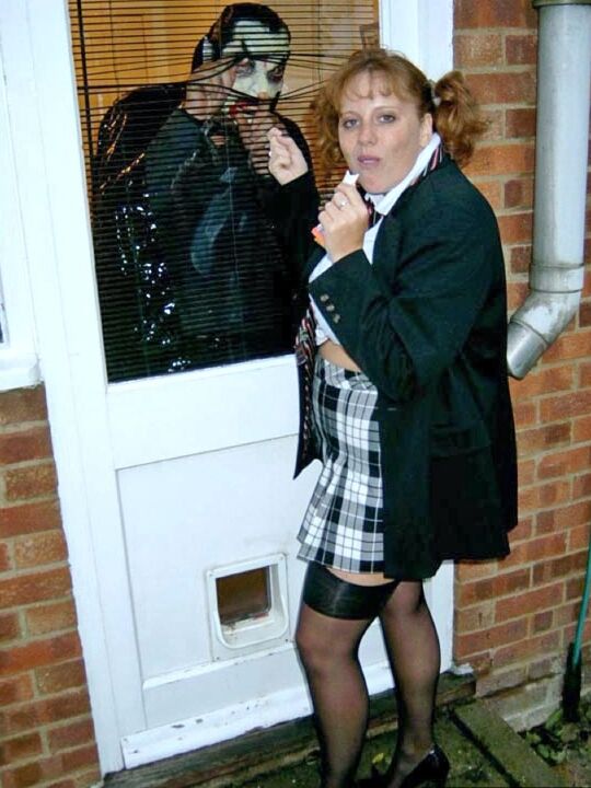 20P UK redhead Curvy Claire blows a man that is dressed as Dracula for Halloween