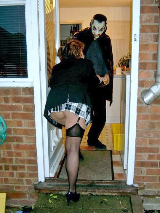 20P UK redhead Curvy Claire blows a man that is dressed as Dracula for Halloween