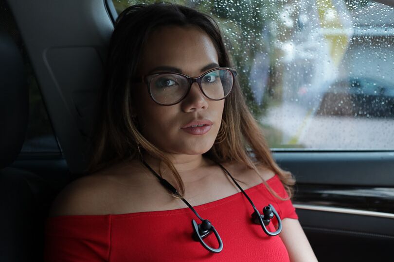 21P Sexy GF Keilani Kita encontra seu homem lambendo a buceta aparada de seu chefe