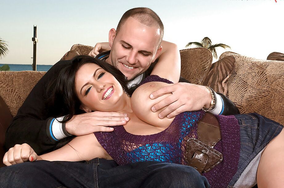 16P Huge melloned Arianna Sinn was hitchhiking in slutty outfit when she was picked up by handsome well hung dude.