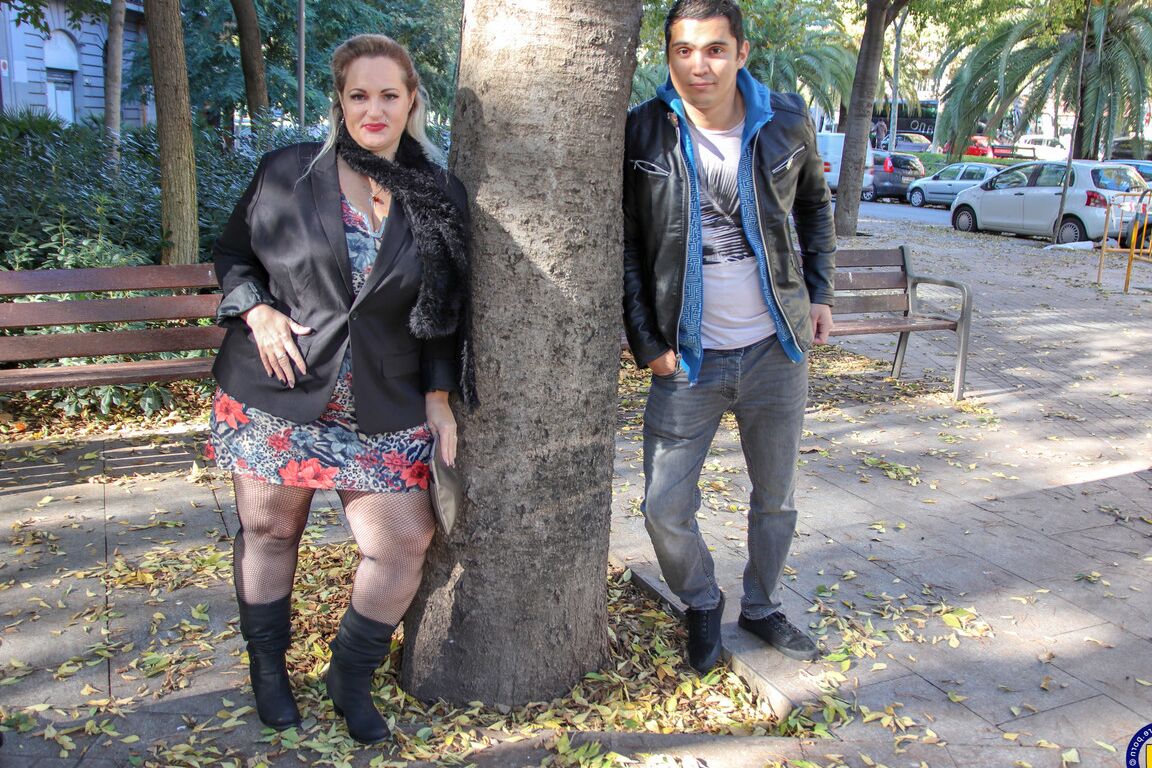 16P Amadora BBW Sophia Lola segura seus enormes peitos maduros depois de sexo com um menino de brinquedo