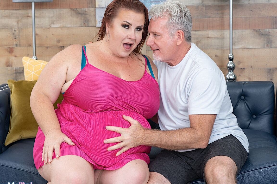 16P Redhead SSBBW Lady Lynn gets banged on a sofa by a senior citizen