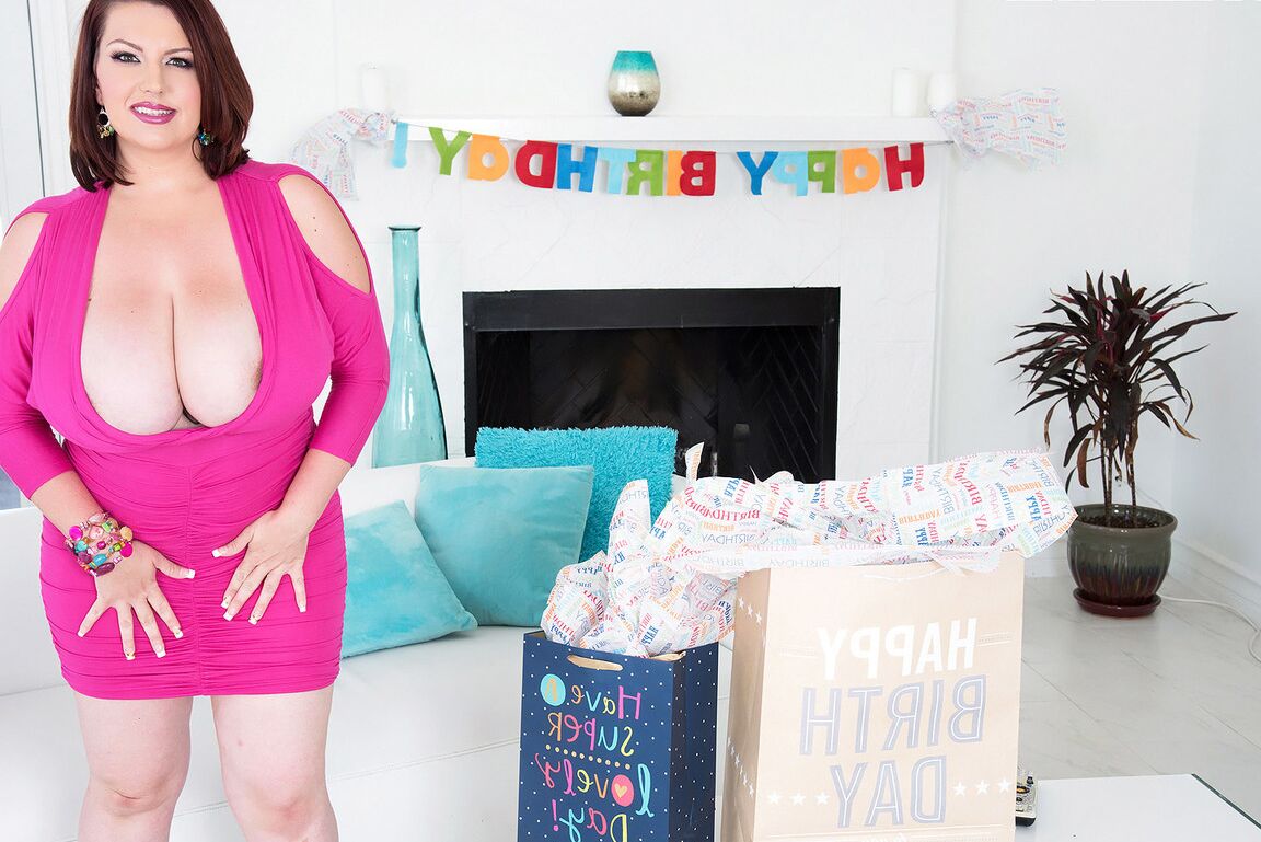 16P La grosse femme Paige Turner se fait baiser par des mecs noirs et blancs en même temps