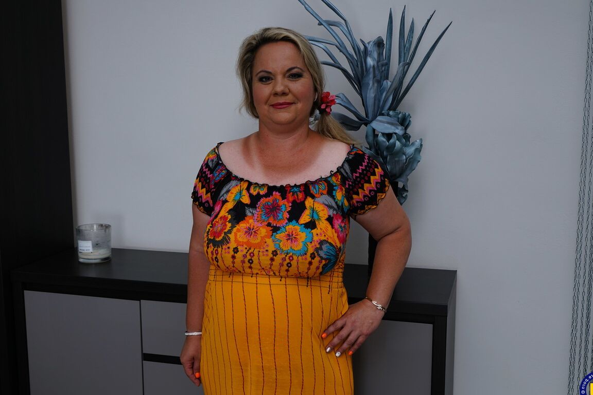 16P Obese older woman gets banged doggystyle on a sofa by her toy boy