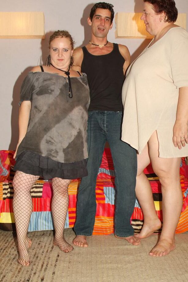 18P Les grandes filles Anna Marie et Agnes Eva partagent un dong dans ce trio torride BBW