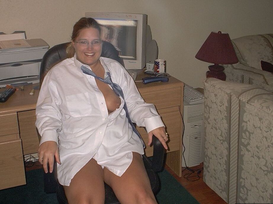 20P Fat amador Gangbang Momma ostenta um bocado de esperma durante a ação POV