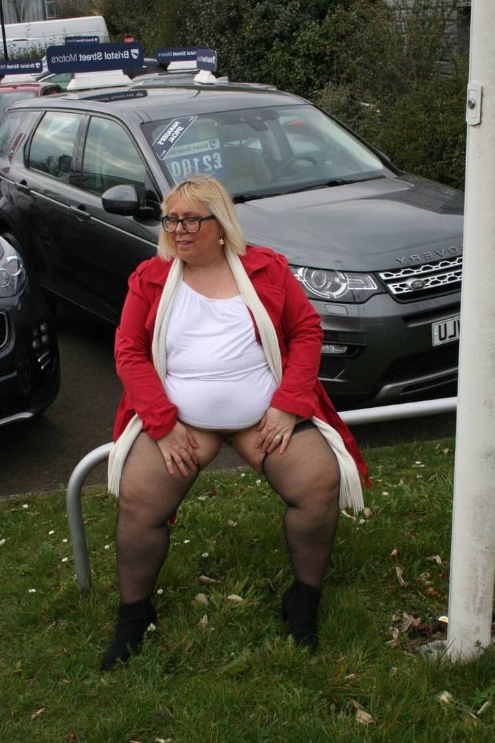 16P Obese British woman Lexie Cummings exposes herself in public locations
