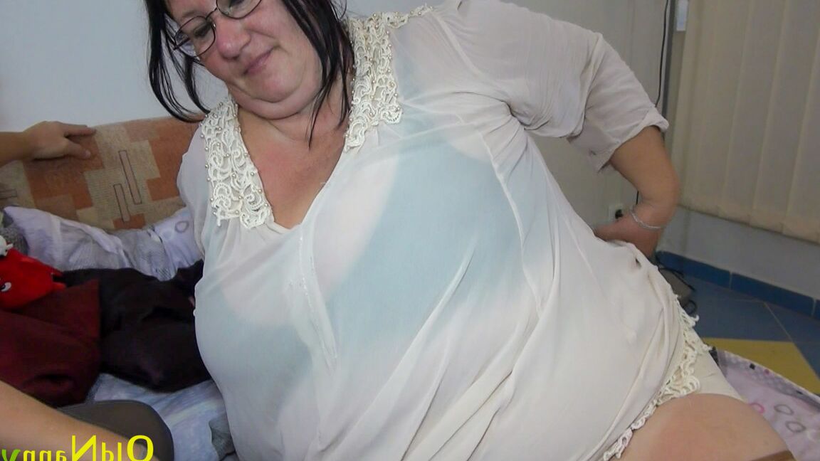 21P BBW avós em meia-calça Karen
