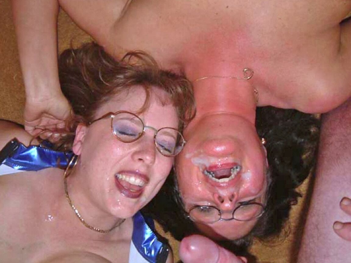 20P La chica británica Curvy Claire y su novia reciben corridas en sus caras cubiertas con gafas