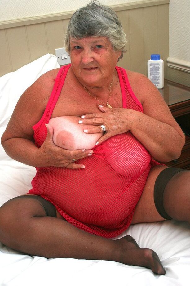 20P Obese senior citizen Grandma Libby gets naked before masturbating with a toy