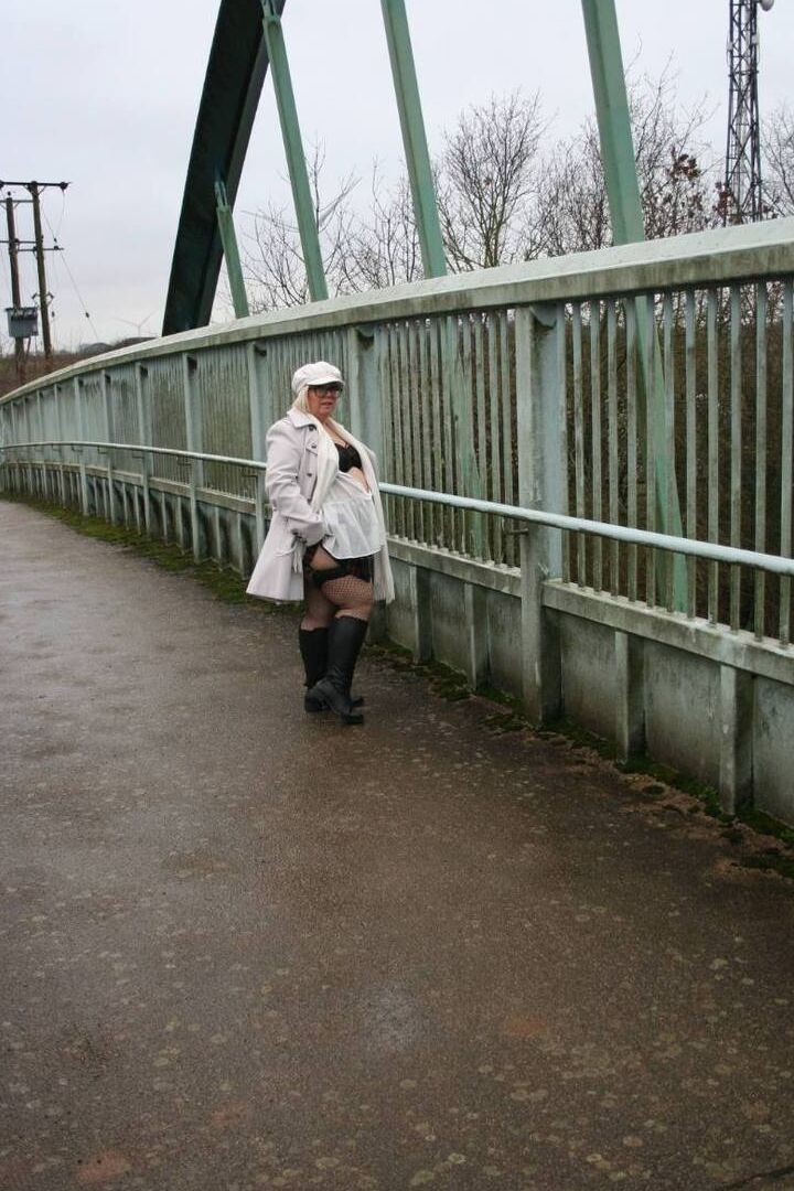 16P UK fatty Lexie Cummings shows her big ass on an pedestrian bridge