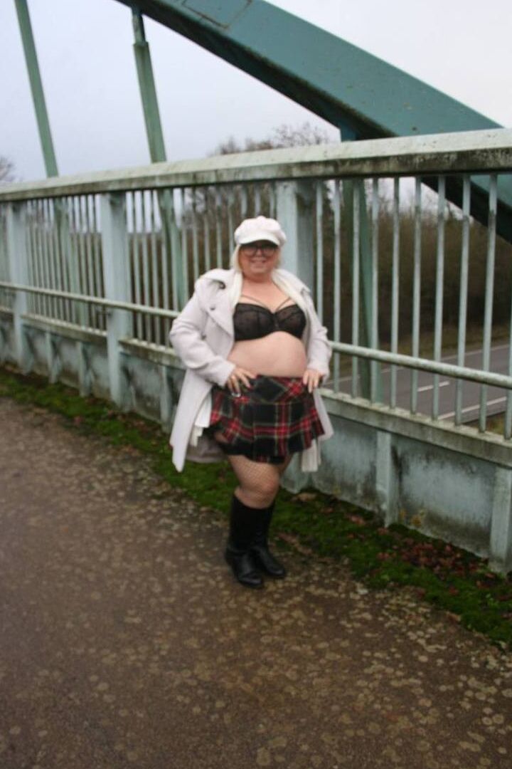 16P UK fatty Lexie Cummings shows her big ass on an pedestrian bridge