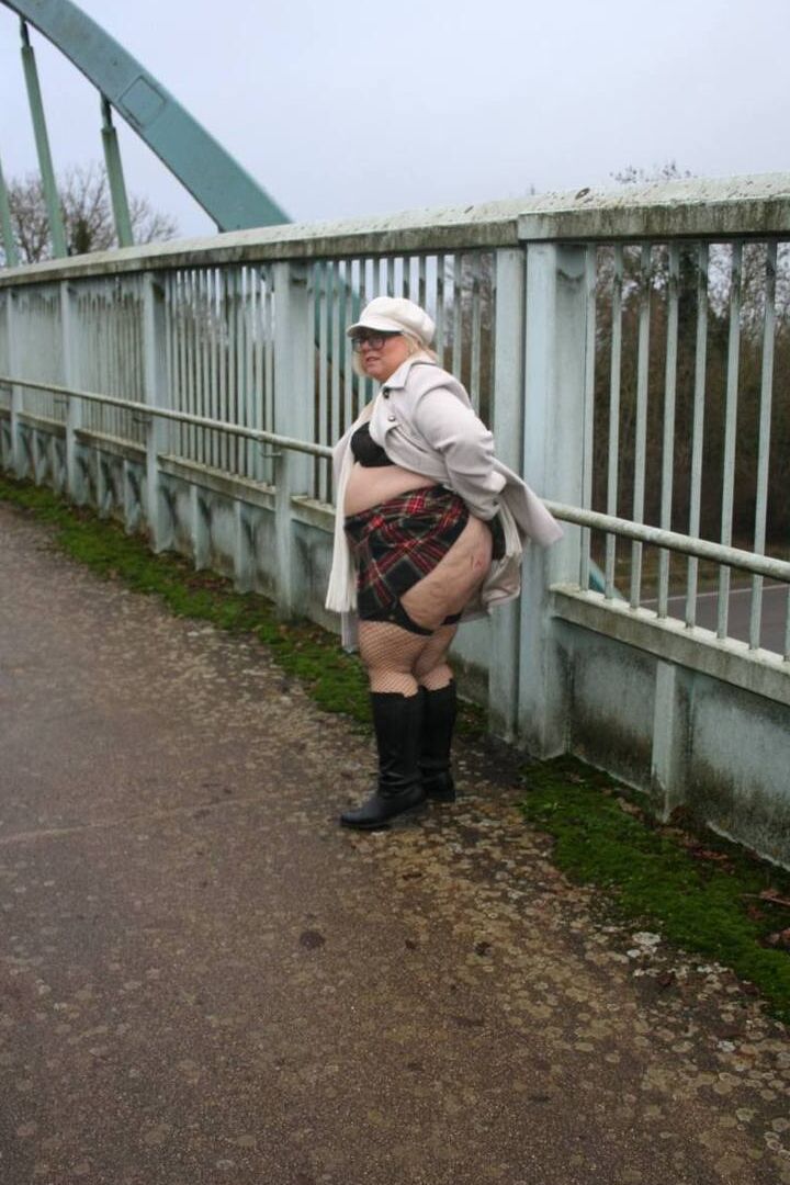 16P UK fatty Lexie Cummings shows her big ass on an pedestrian bridge