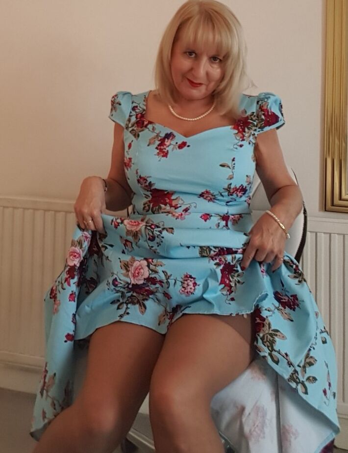 18P Vestido de caminhada Lorna Blu maduro e elegante para espalhar os lábios da buceta