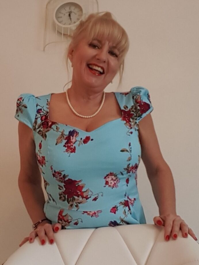 18P Vestido de caminhada Lorna Blu maduro e elegante para espalhar os lábios da buceta