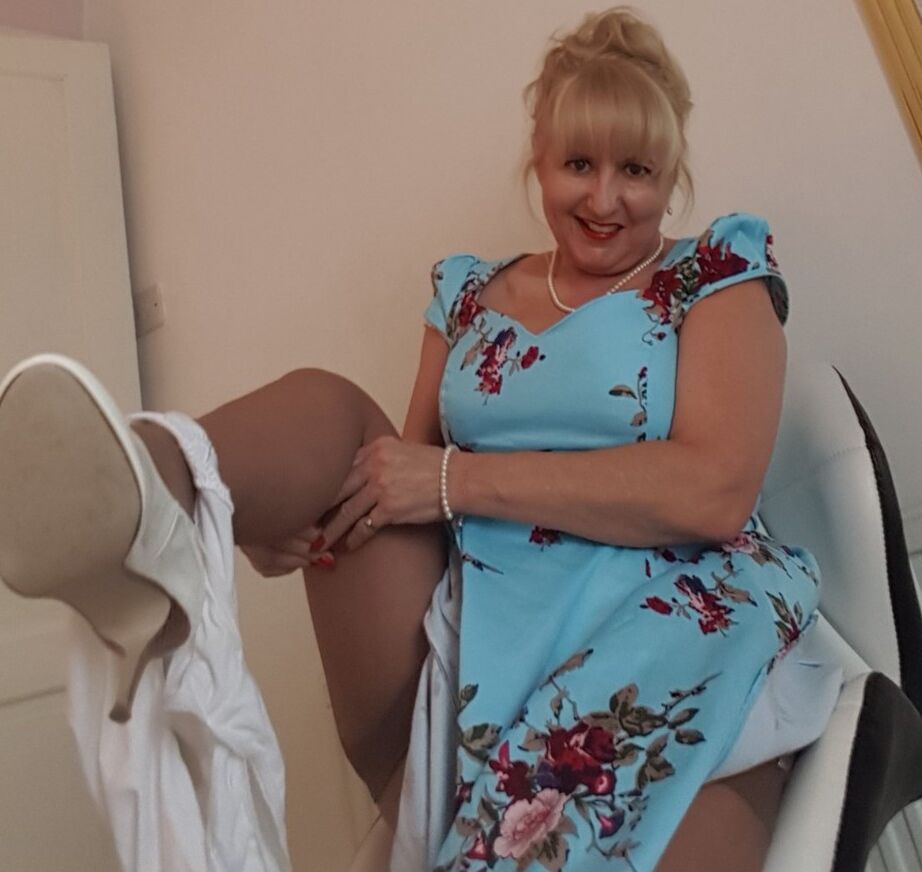 18P Vestido de caminhada Lorna Blu maduro e elegante para espalhar os lábios da buceta