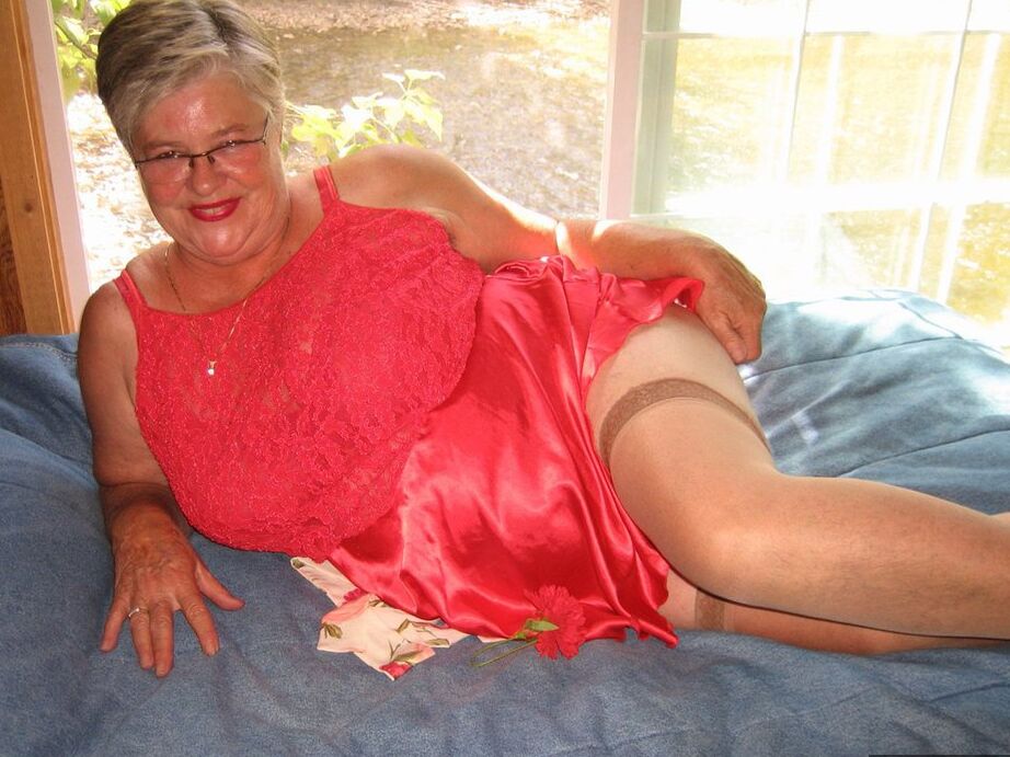 20P Short haired granny Girdle Goddess stripping to her stockings and high heels