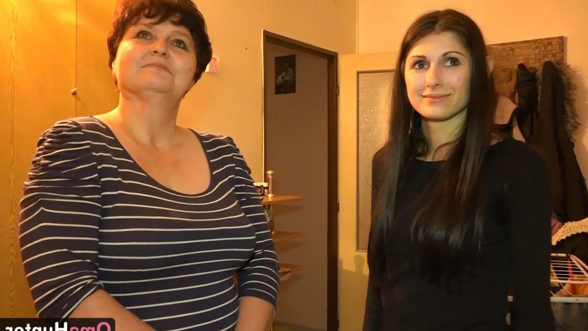 16P Oma Hunter Madura y adolescente chupando polla