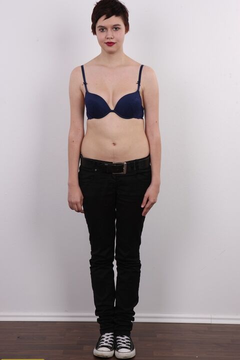 20P Chubby girl with short hair and red lips gets naked for the first time