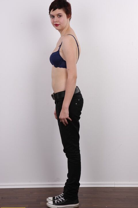 20P Chubby girl with short hair and red lips gets naked for the first time