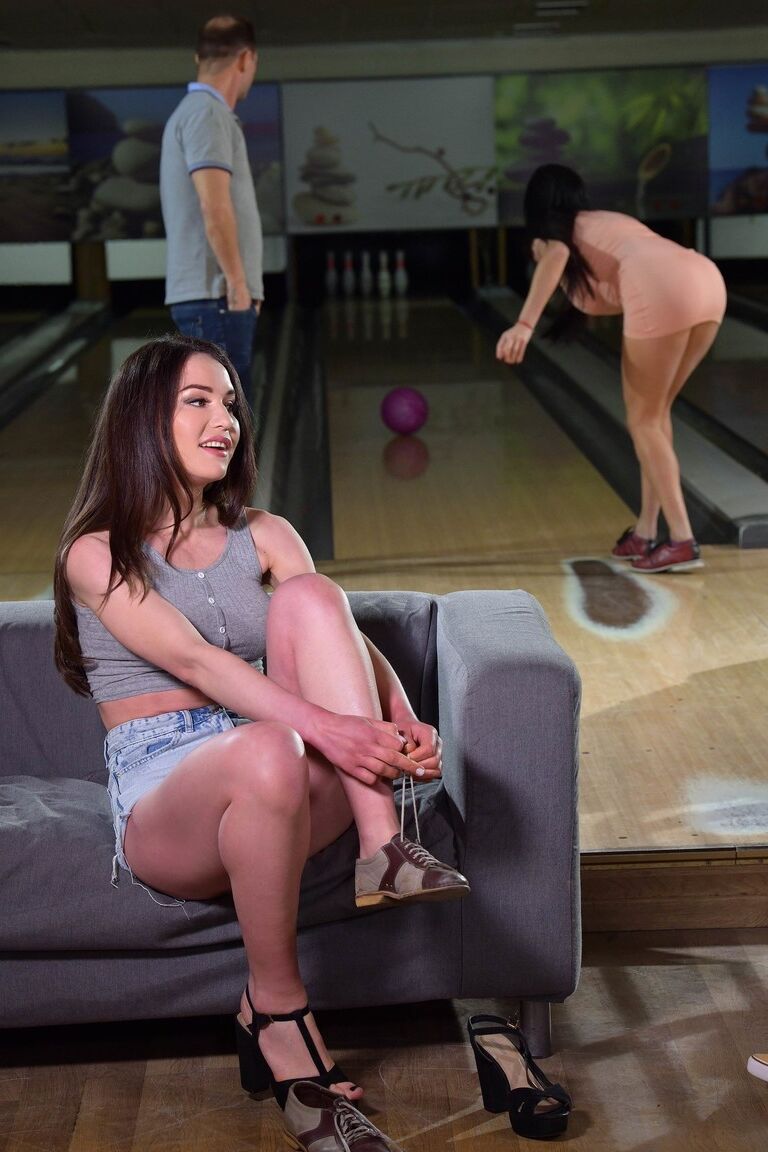 21P Mundo Pornô Nataly Gold, Anissa Kate